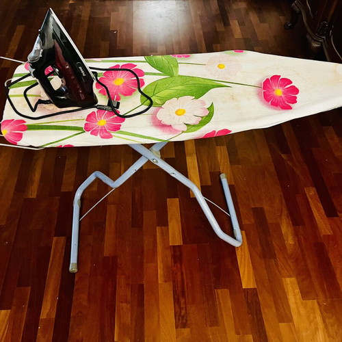 Primo 3000W Steam Iron Set with Large Ironing Board like new