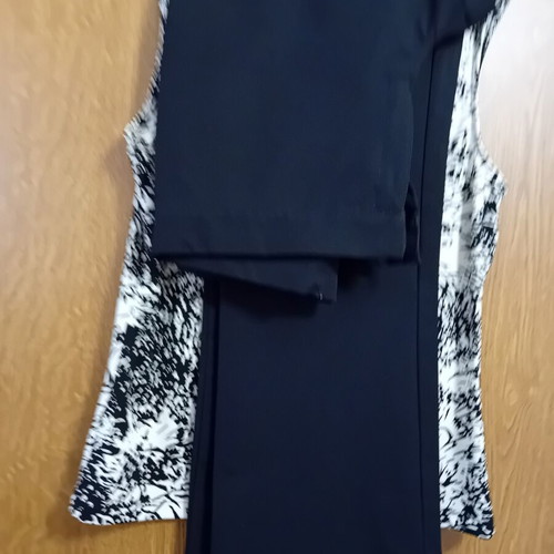 Sarah Lawrence pants and Marks & Spenser top set like new, black and white