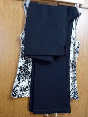 Sarah Lawrence pants and Marks & Spenser top set like new, black and white
