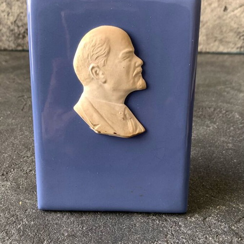 Lenin porcelain used