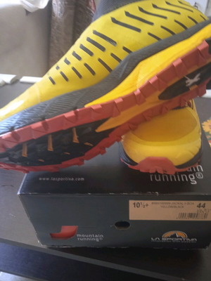 La Sportiva Jackal II BOA mountain running shoes size 44, like new, yellow