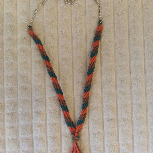 Macrame necklace new, khaki with orange