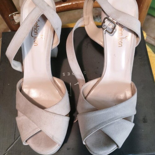 Fashion Icon 12cm platform sandals size 41 beige like new
