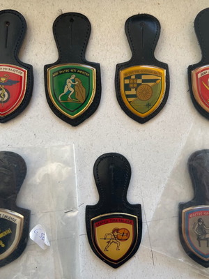 Collection of badges like new, pack of 7 pieces