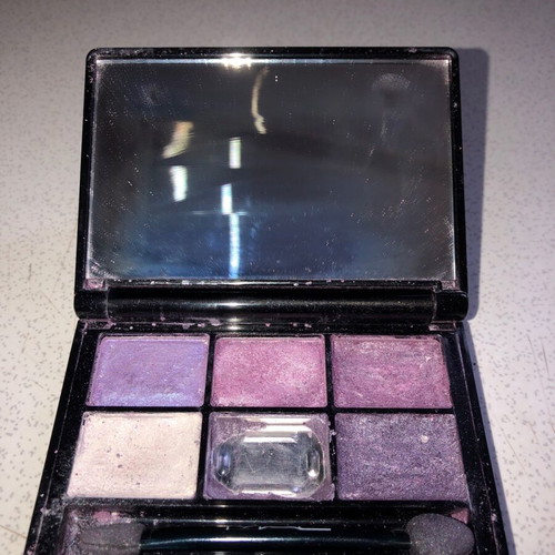 MAC eyeshadow palette used with unique design