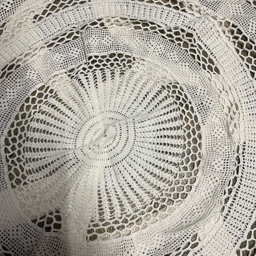 Handmade Rotonda tablecloth crocheted new