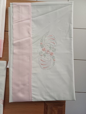 Ricami filo d'oro Italian bedding set with pink and white embroidered flower