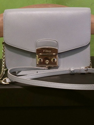 Furla Metropolis shoulder bag like new, blue turquoise leather