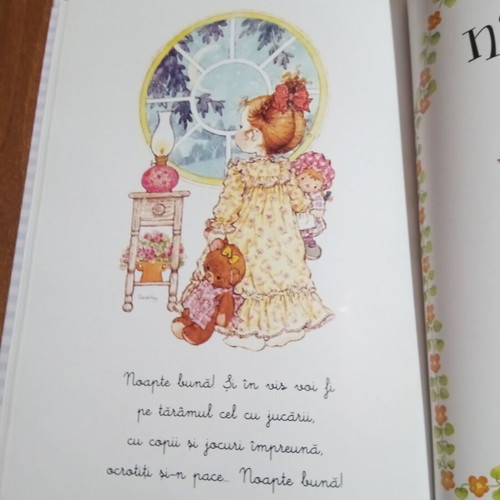 Sarah Kay album used with illustrations, Romanian language