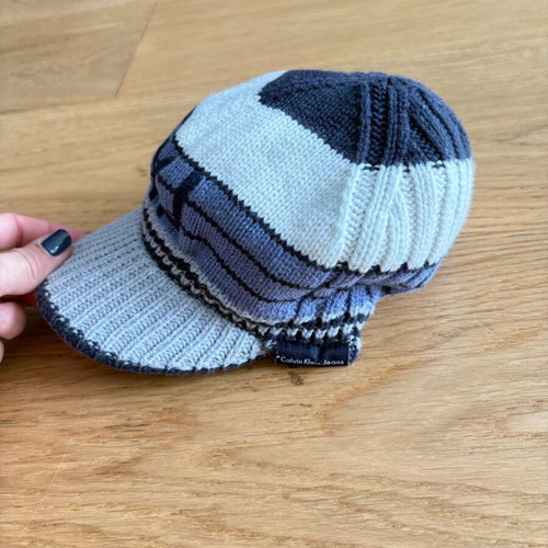 Calvin Klein knitted hat size 6 months like new