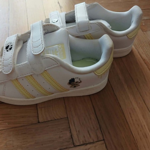 Adidas kids shoes like new, size 25