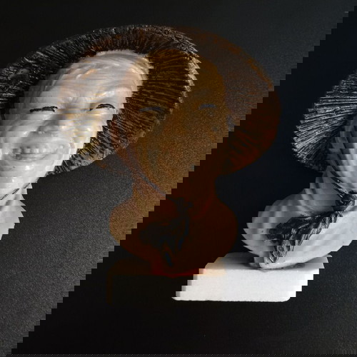 Декоративна бюстова статуя на мъж от Виетнам употребявана