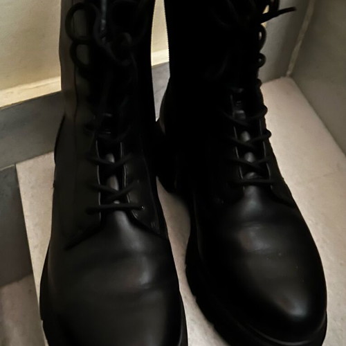 Tamaris leather ankle boots new, size 39, black