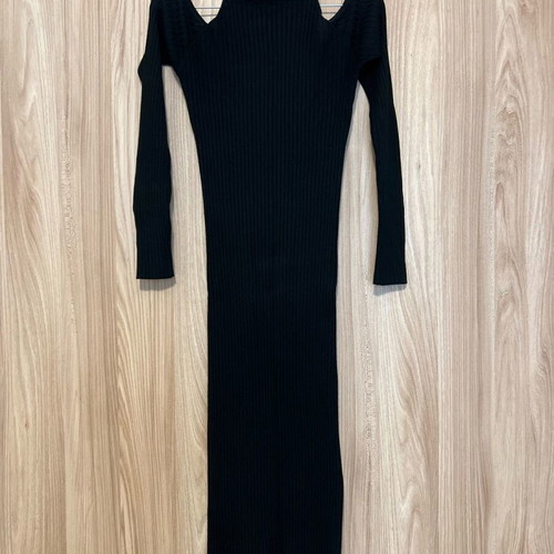 Black knitted dress like new, one size, with side slit