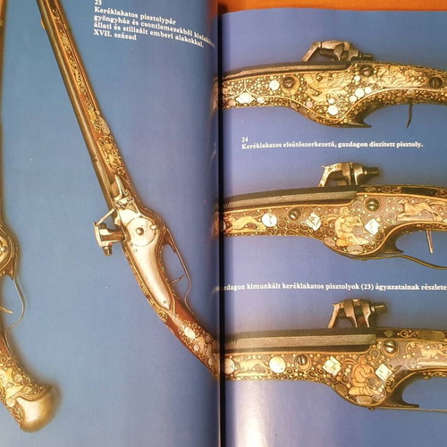 Old Weapons Album used, 290 pages, 1989 edition
