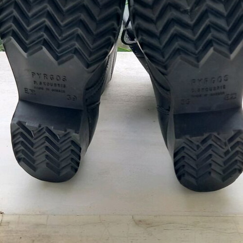 Military boots new, size 39
