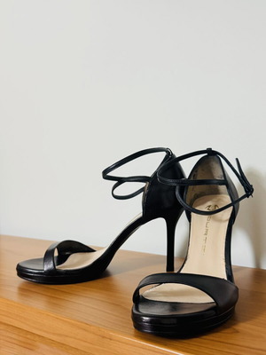Mourtzi leather high-heeled sandals like new, black, size 37