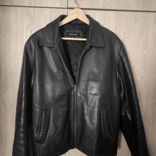Leather men's jacket like new, soft black leather, size M