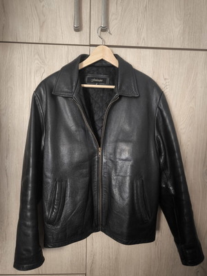 Leather men's jacket like new, soft black leather, size M