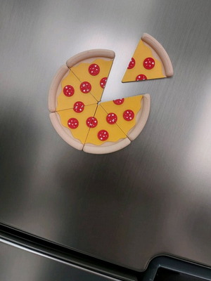 Pizza fridge magnets like new, pack of 6 pieces