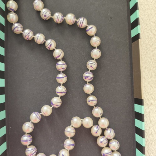 Necklace with pearls and purple design new
