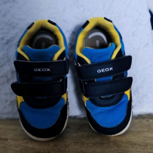 Geox kids shoes used size 24 with shark design and light