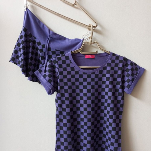 T-shirt and skirt set with checkerboard pattern purple and black new
