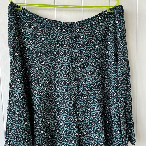 Vintage skirt used, size XL, black and green