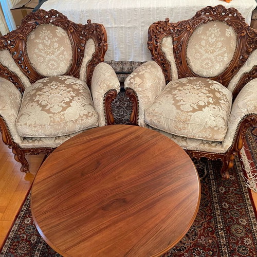 Baroque Sofa Set like new with 3-seat sofa, 2 armchairs and round table