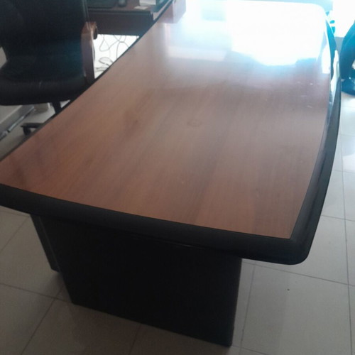 Desk made of walnut wood like new, high quality and elegance