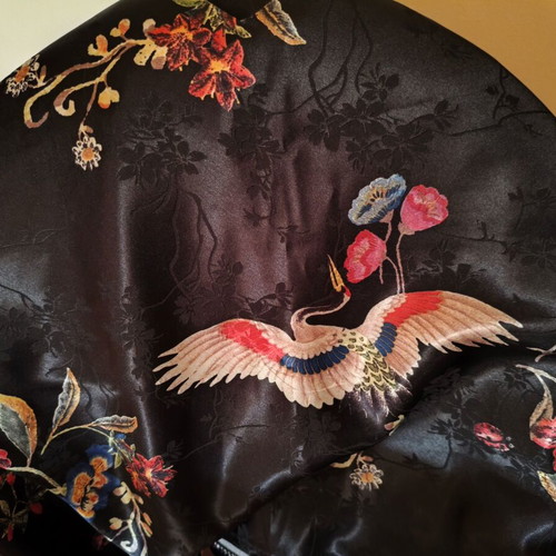 Satin sleeveless top kimono style with oriental crane design like new, black
