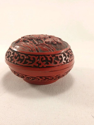 Σκαλιστό ξύλινο κουτάκι μεταχειρισμένο, διάμετρος 8.5εκ.