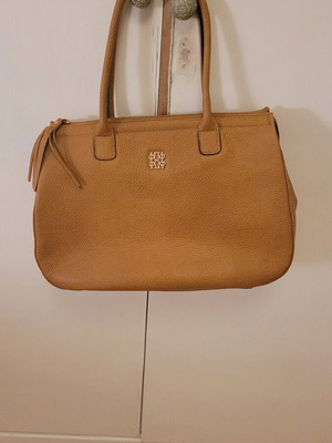 Leather tan bag like new with large capacity