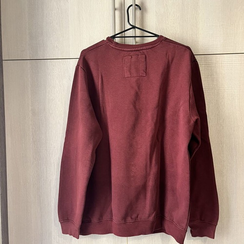 Pull & Bear men's sweater used, size Large, burgundy