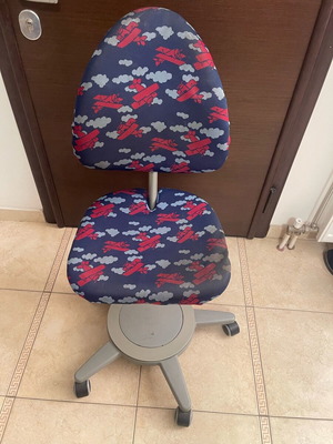 Moll Maximo Forte children's and teen office chair used