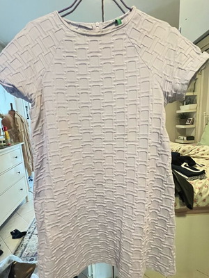 Lilac dress Benetton like new, comfortable A-line style, short sleeves