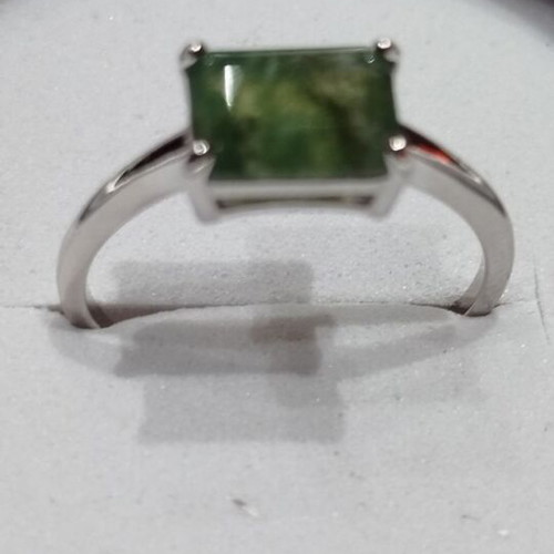 925 Silver Ring new with green stone