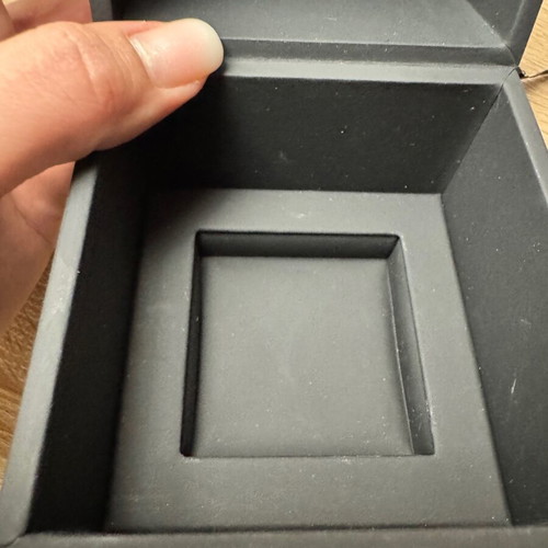 Armani prive box with magnet like new