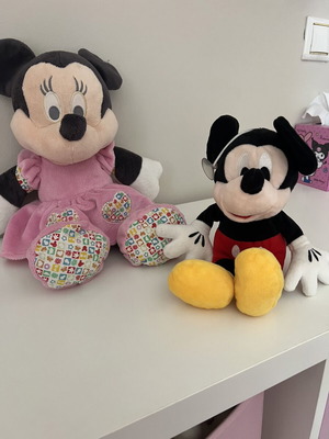 Minnie Mouse and Mickey Mouse plush dolls used, 50cm and 27cm