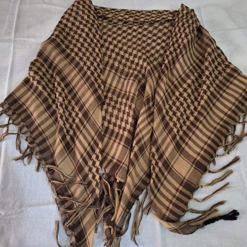 Scarf like new brown for winter and styling