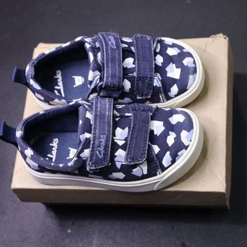 Clarks City Bright T toddler shoes size 22 like new with box