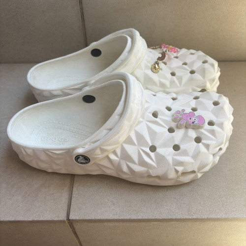 Crocs Classic Geometric Clog white size 39-40 like new