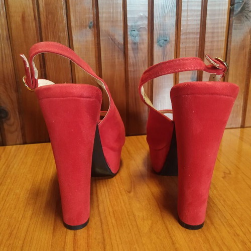 Alta Moda red suede sandals used, size 38