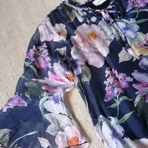 Betty Barclay silk blouse size M like new, blue