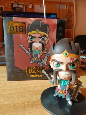 League of legends merchandise, collectible figure - αγαλματίδιο Draven
