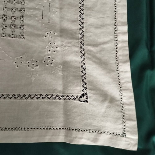Square tablecloth used 80x78