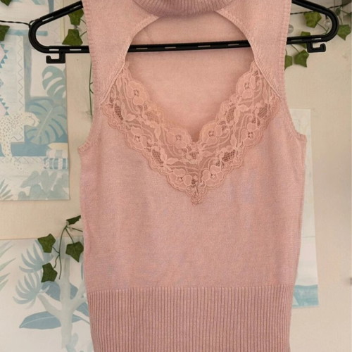 Mango sleeveless turtleneck top like new, size medium, powder pink
