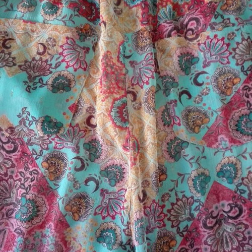 Regalinas high-waisted pants like new, colorful ethnic print