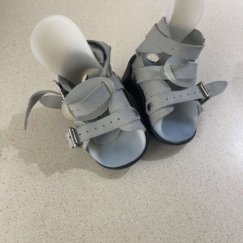 Ponseti Foot Abduction Braces like new, without bar, pair of 2 sizes