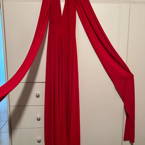 Multifunctional long red dress with open back like new